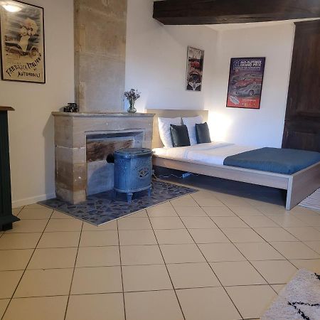 Chez Catharina Oldtimer B&B Levoncourt  エクステリア 写真