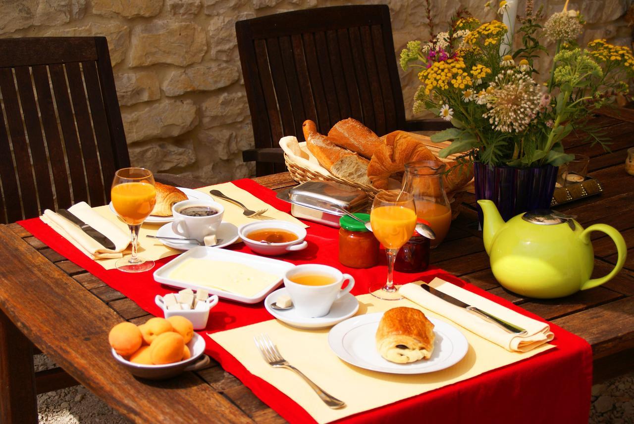 Chez Catharina Oldtimer B&B Levoncourt  エクステリア 写真