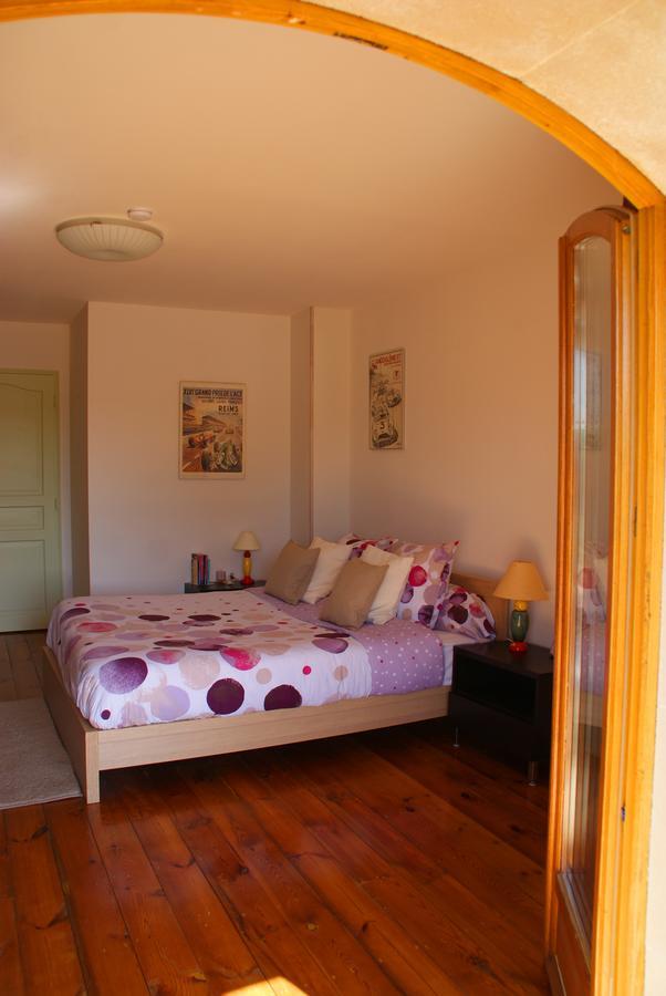Chez Catharina Oldtimer B&B Levoncourt  エクステリア 写真